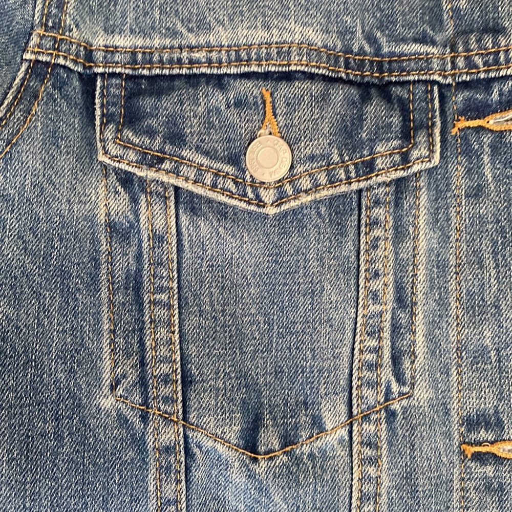 Gap Denim Jacket - Excellent Condition - image 3